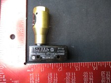 SMC VR3200-01 RELAY, PNEUMATIC ELECTRIC