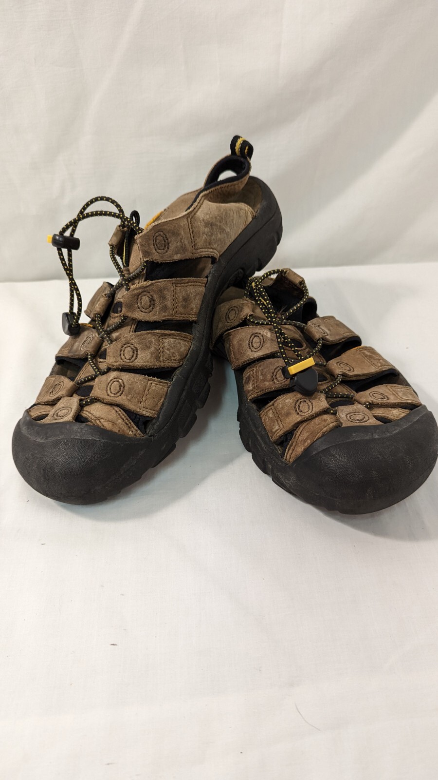 Sandali sportivi KEEN Newport da uomo taglia 9 5 in pelle impermeabili da trekking punta chiusa