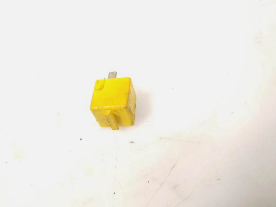 2000 00 BMW R1100 RT Relay 8366282 Free Shipping - Image 4 of 4