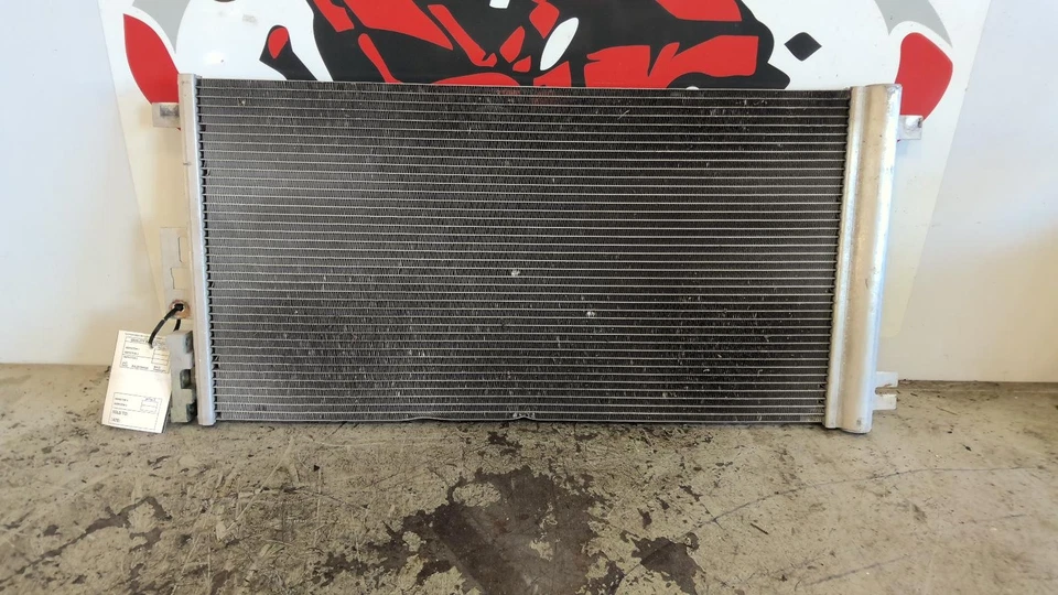 Condensador de aire acondicionado usado se adapta a: Chevrolet Cobalt 2007 grado A Foto 2 de 4