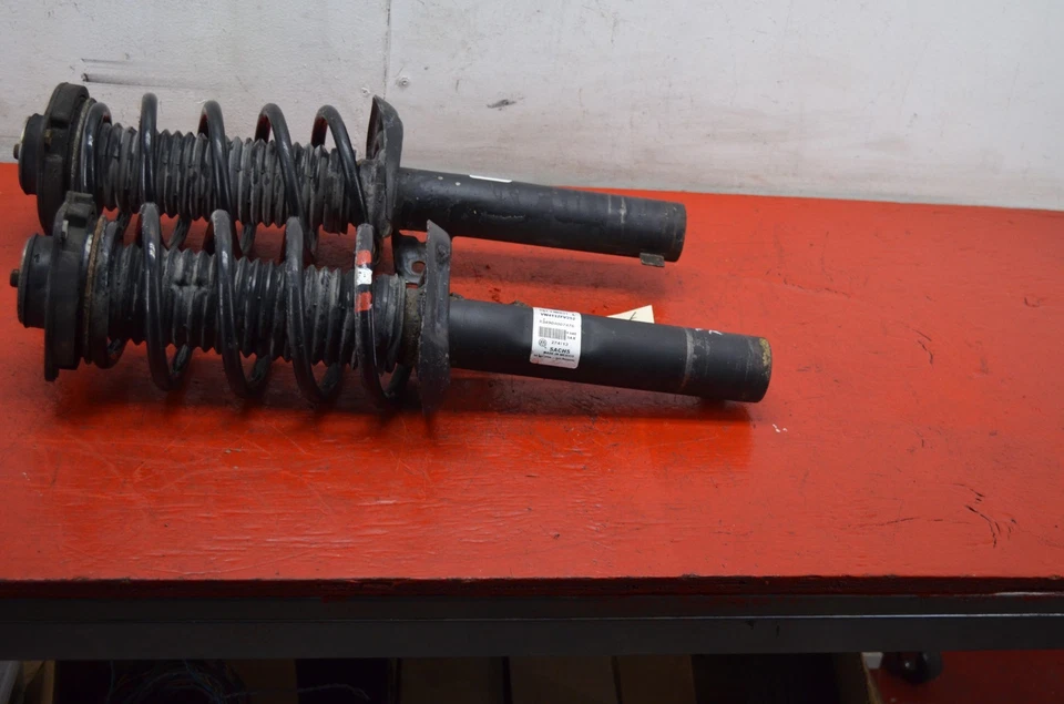 12-15 VOLKSWAGEN PASSAT FRONT LEFT / RIGHT SHOCK STRUT ABSORBER SET OEM - Imagem 3 de 4