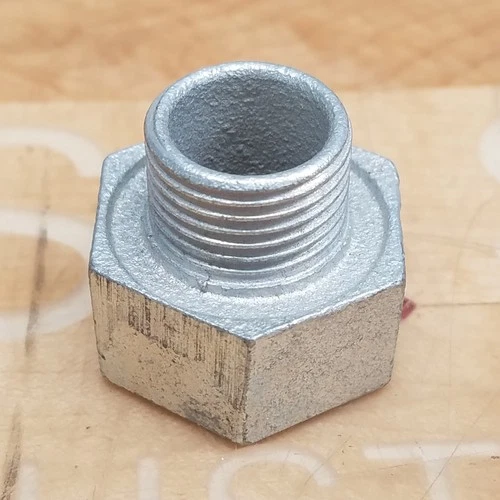 Parker Bushing Reducer, 3/4" NPT to 1/2" NPT - NEW