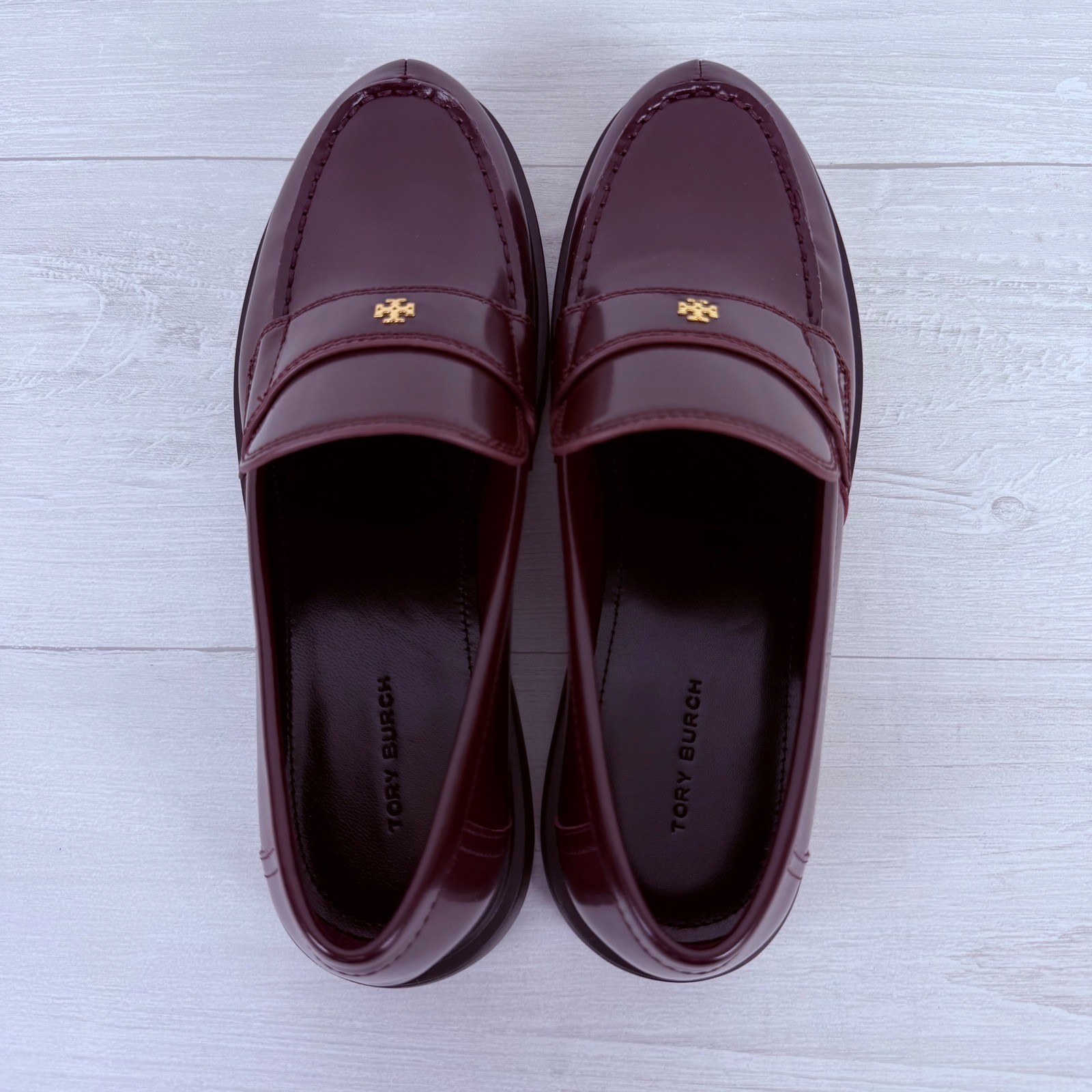 Tory Burch Classic Lug Sole Loafers Size 8.5 Plum Burgundy Leather Academia NEW thumbnail 4