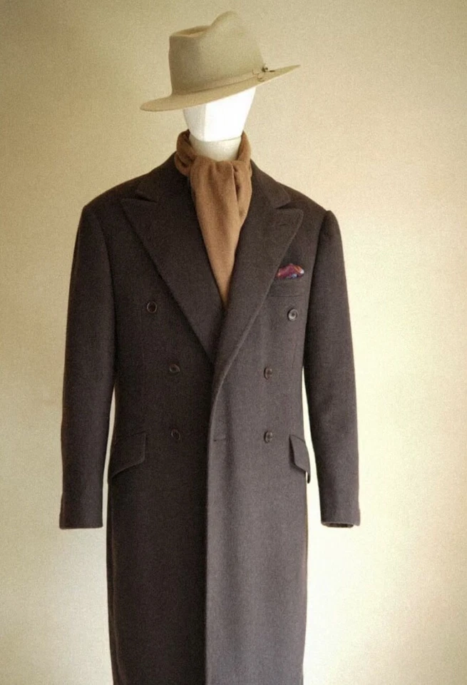 Abrigo largo vintage marrón 100 % cachemir para hombre de doble botonadura Foto 2 de 4