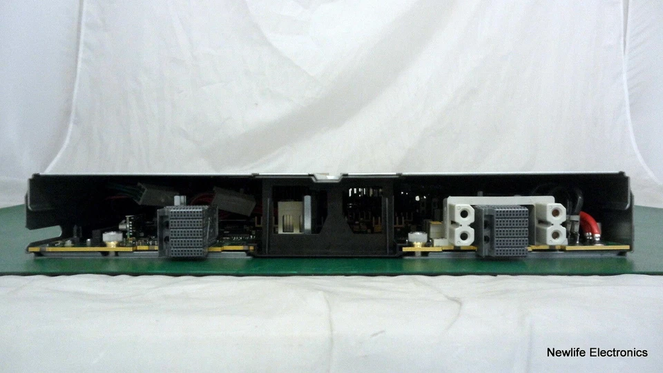 HP AD323A #006 Integrity BL860c Server (2 x 1.66GHz CPU's; No RAM/Drives) - Image 4 of 4