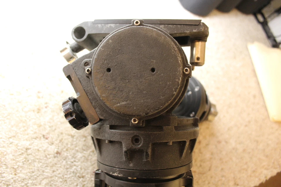 O'CONNOR 50D FLUID HEAD ON RISER GREAT CONDITION - Image 3 of 4