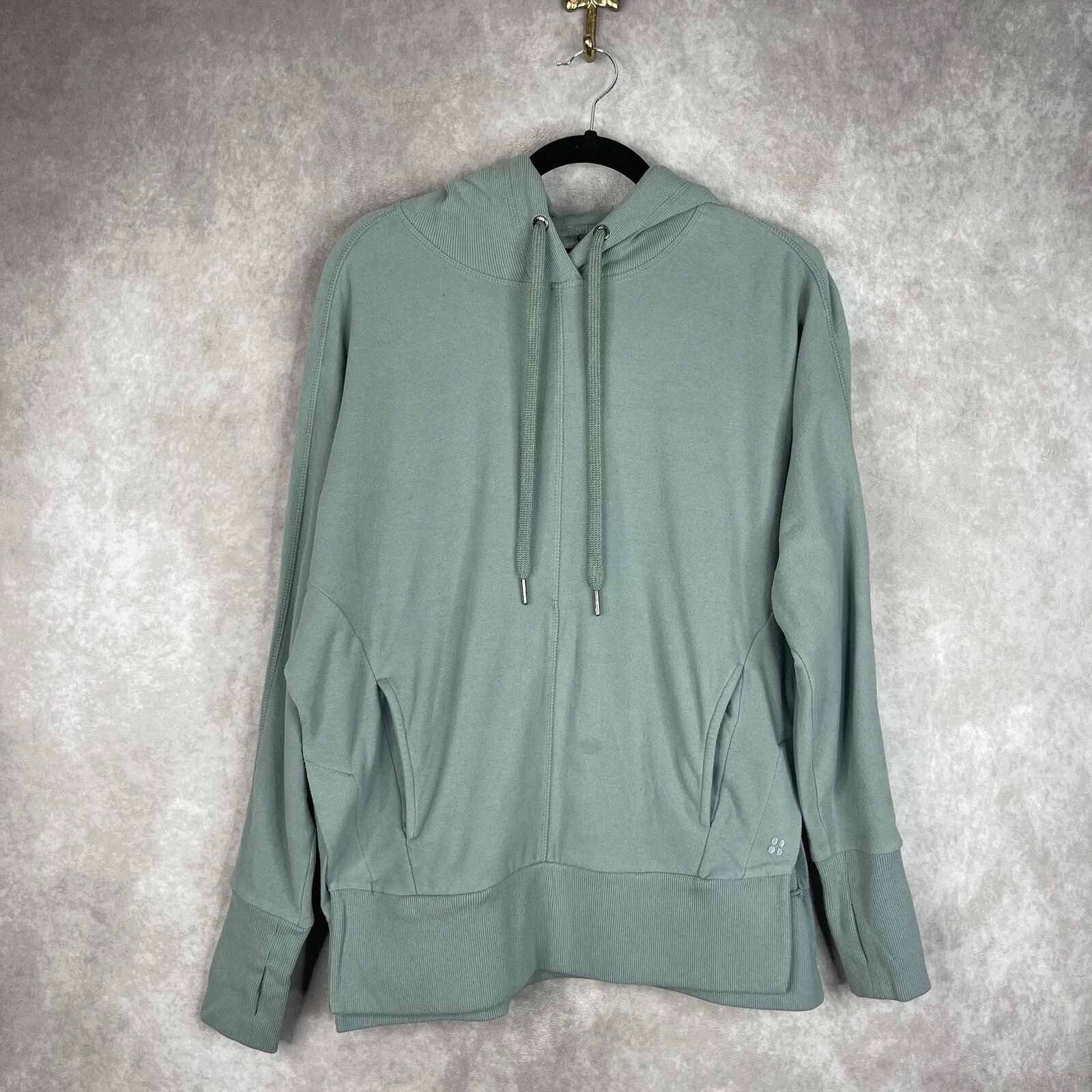 sweaty-betty liberate luxe fleece pullover mist hoodie