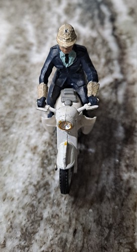 Vintage Britians Police Patrolman Triumph Motorcycle Loud Hailer 1/32 Scale - Picture 3 of 6