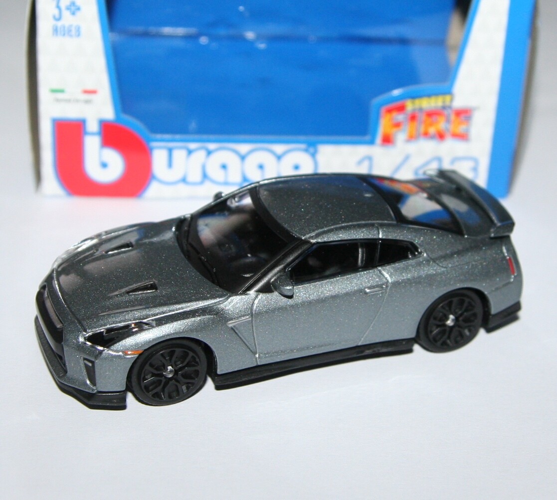 Burago - NISSAN GT-R (Grey) 2017 - 'Street Fire' Model Scale 1:43