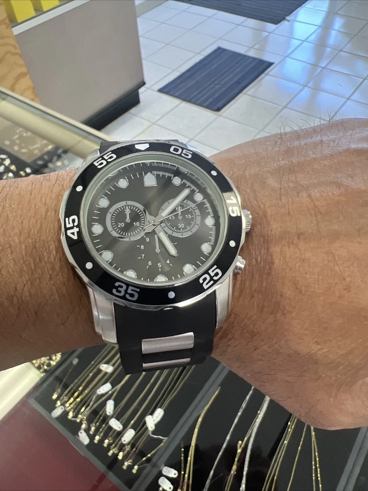 Cheap 😱 Fashion Men Watch  Quartz Analog Wristwatch( Good Luck Bidding)$ - image 3 of 4