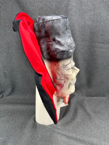 B6 Fun World Mask Skull in top hat w/ Large Red collar - Picture 4 of 7