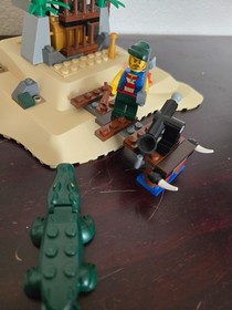 Lego Loot Island   6241   Year 2009