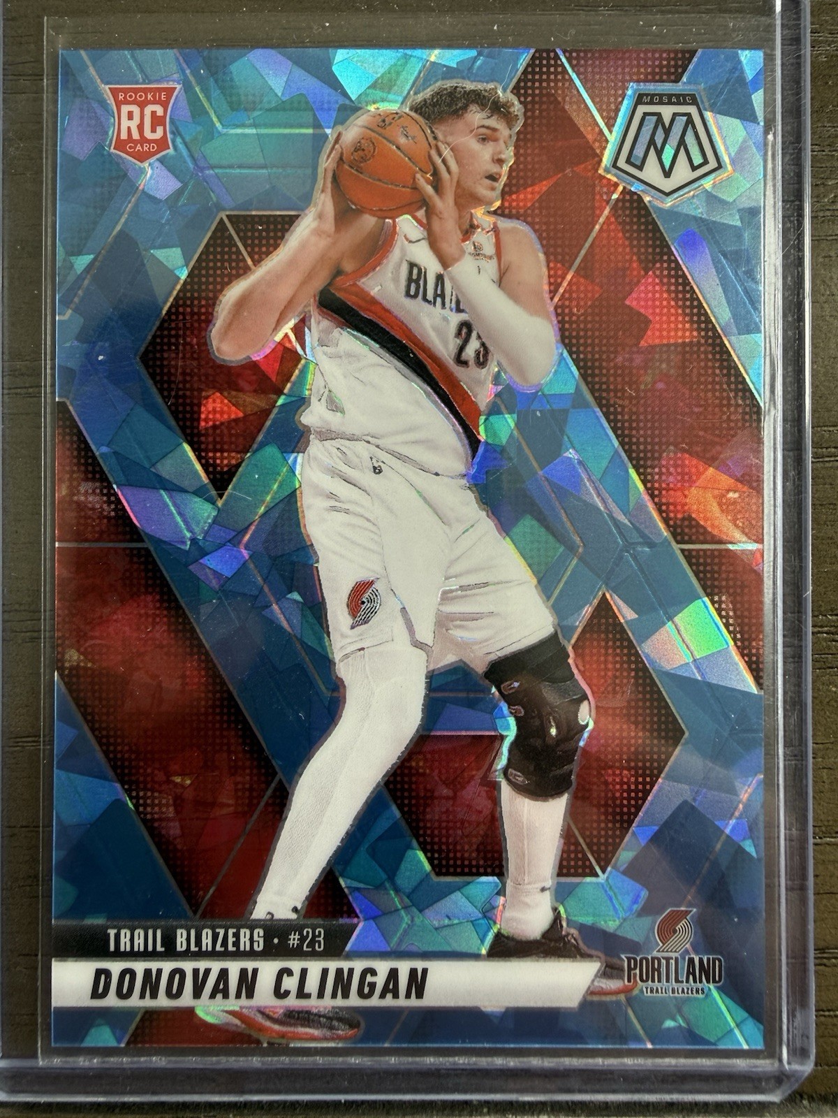 2024-25 Panini Mosaic - Rookies Donovan Clingan #246 Ice Mosaic Prizm /125 (RC)