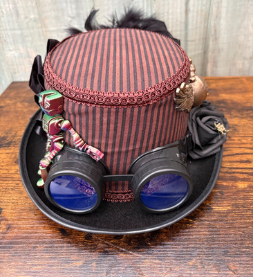 Schwarz Braun Steampunk Zylinder Federn Roboter Brille Herz Flügel Zahnräder 57cm (2)