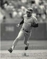 1989 Press Photo Baseball player Jim Eisenreich of the Kansas City Royals