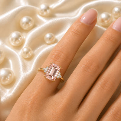 Fancy Pink Diamond リング Fancy Vivid Pink Diamond Ring 18K Yellow Gold 4.40 TCW Emerald Cut