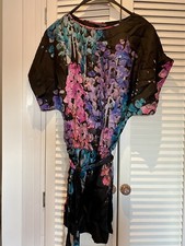 Black Oasis Tunic Silk Dress in With Bright Flower Latter Pattern Size 6 BNWT