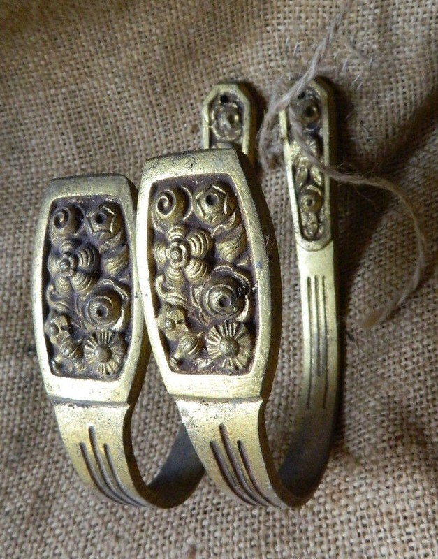 ANTIQUE ART DECO GILDED PAIR OF CURTAIN EMBRACES FLORAL DESIGN -