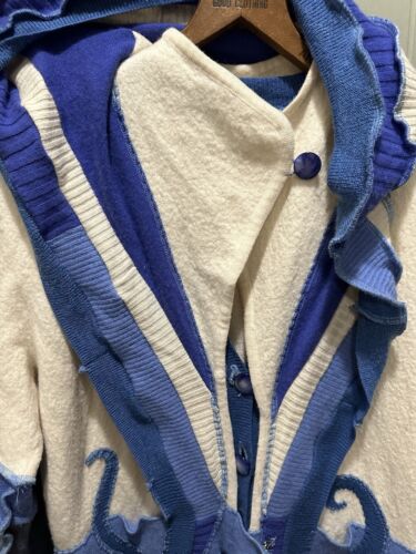 Katwise ? Cappotto con cappuccio esteso fata riciclato maglione stravagante blu rinascimentale - Foto 3 di 11