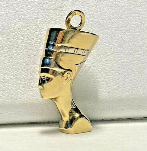 Nefertiti 3D Bust Pendant 18K Yellow Gold, Queen Nefertiti, 4.1 Grams 1" Tall