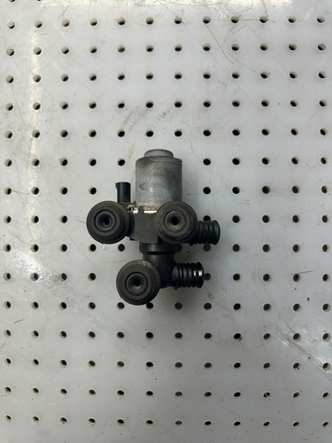 Bmw 325i 325ci 330i 330ci 330xi M5 X5 E60 E70 Auxiliary Water Pump Used OEM - Picture 3 of 7