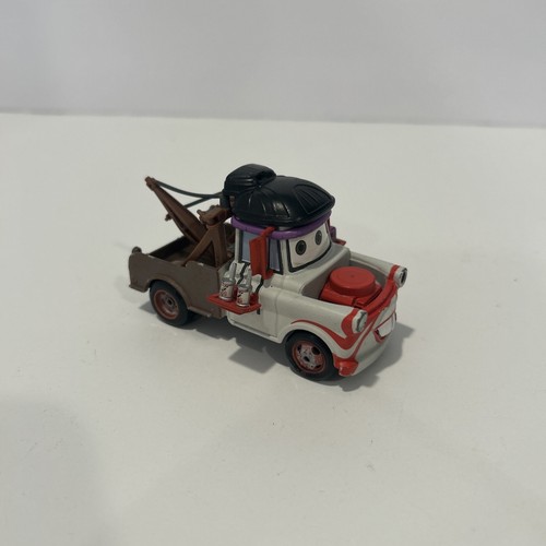 Disney Pixar Cars 2 1:43 diecast Kabuki Geisha Tokyo Japan Tow Truck No Tow Hook - Picture 3 of 7