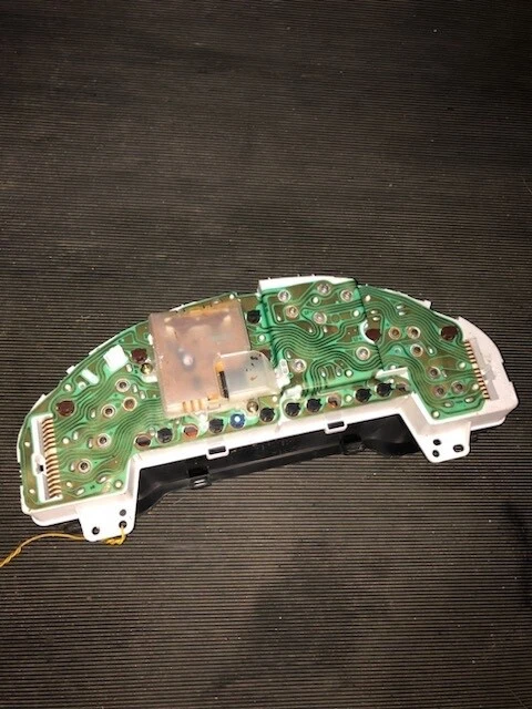 Cuadro de instrumentos Ford Probe MPH 1993-1997 VELOCÍMETRO INSTRUMENTO SIN POCO COMBUSTIBLE Foto 2 de 3