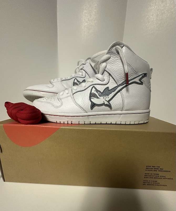 Nike High Oski SN Dunk Shark Sneakers, US size 8.5 Box & Extra Laces included 