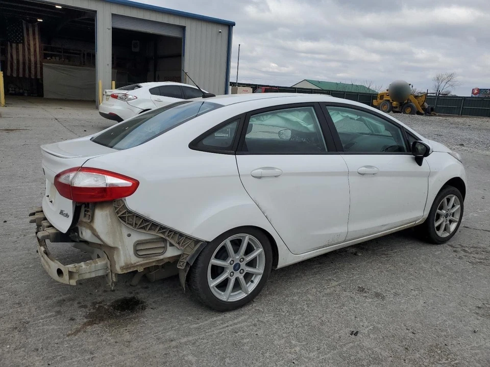 Used Rear Spoiler fits: 2019 Ford Fiesta 4 Dr Sdn Rear Grade A Foto 4 de 4