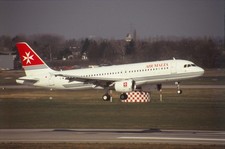 Dia 9H-AEK Airbus A320-214 Air Malta Flugzeug 35mm ungerahmt O73-1-4