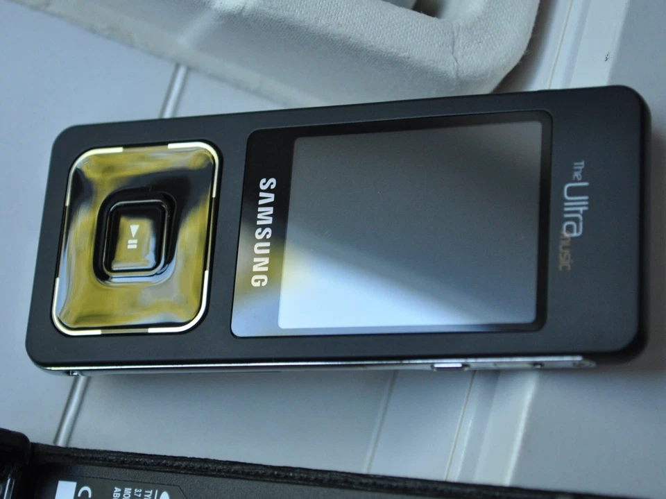 Samsung SGH-F300 Ultra Music Black (Ohne SIM-Lock) GSM 2G 3G 2MP Neuwertig OVP - Bild 2 von 4