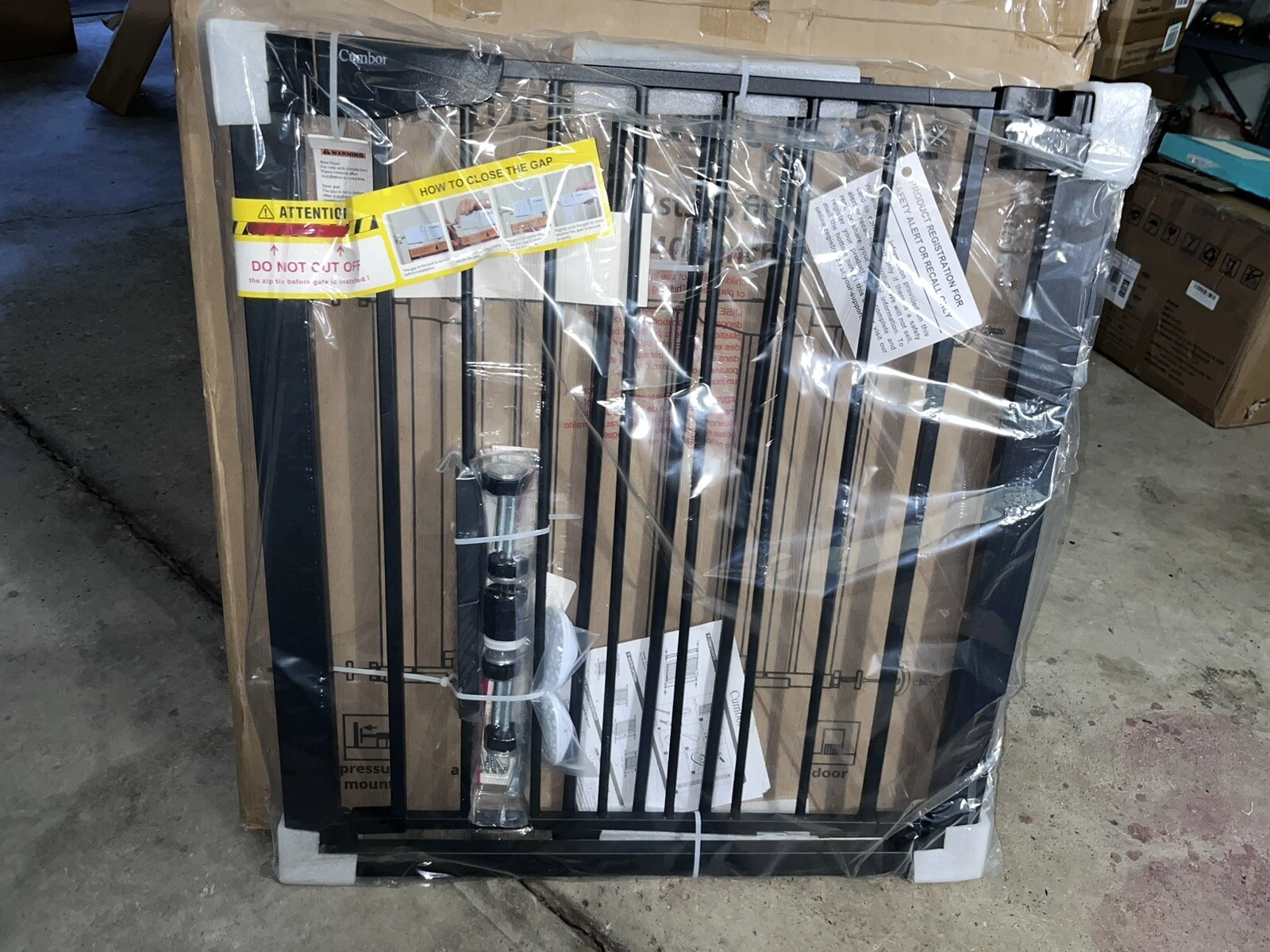 Cumbor Safety Gate 29.7-40.6" Black Baby Gate