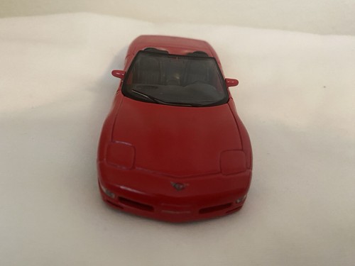 Maisto 1:38 1998 Chevrolet Corvette Convertible Red - Picture 3 of 6
