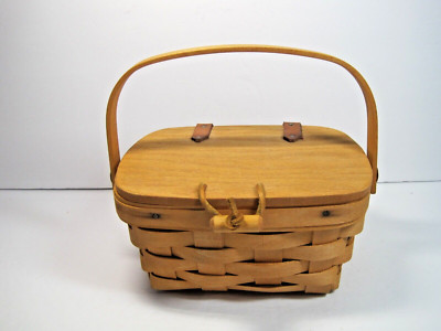 2000  LONGABERGER BASKET HAND WOVEN WITH LID & HANDLE 7'' x 5'' x 4''