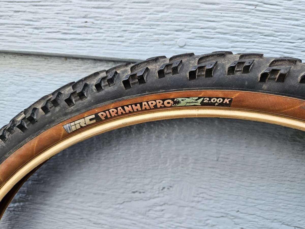 IRC ピラニアPRO NOS Set Of IRC Piranha Pro 26