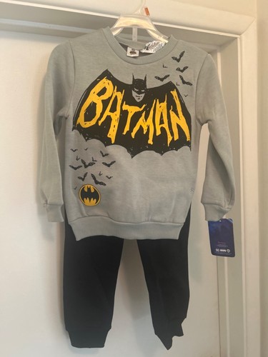 NEW DC Comics Batman Sweatshirt and Sweatpants Set Size 5/6 T NEW W TAGS
