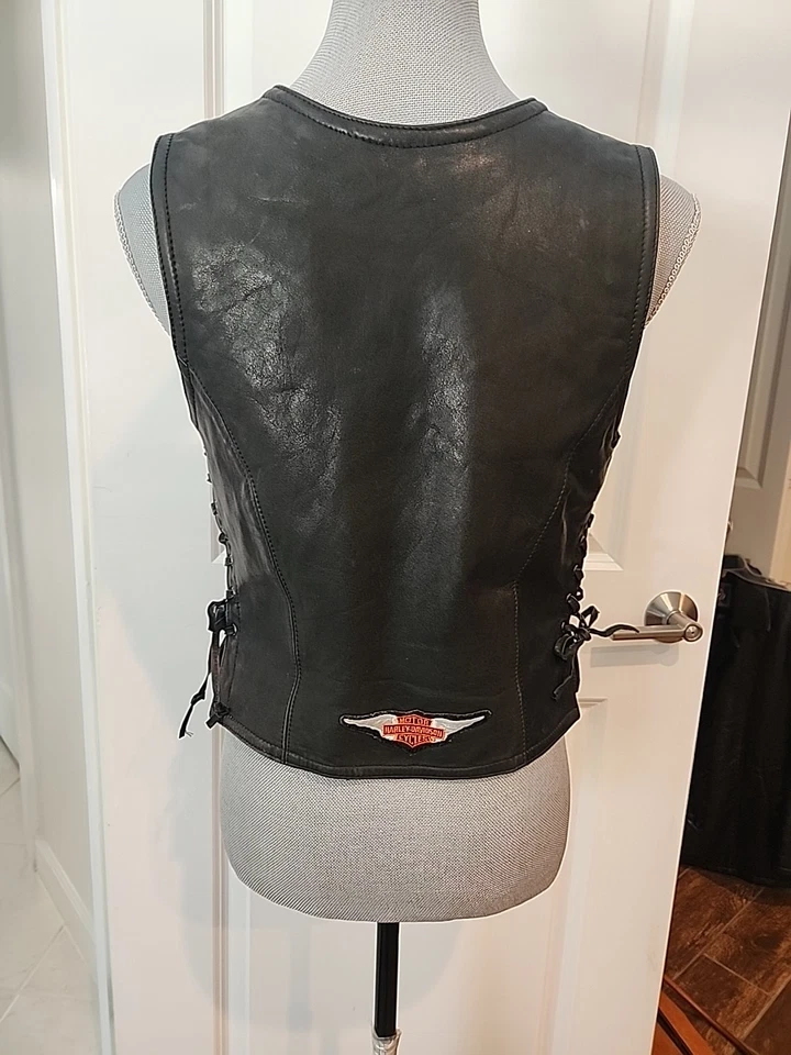 Chaleco Harley Davidson Mujer Negro Piel de Cordero Bordado Alas Talla 2W 4-6 De Colección Foto 4 de 4