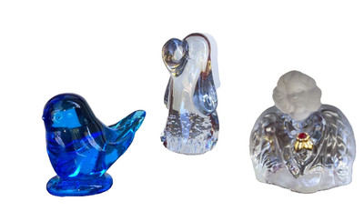 Lot of 3 Glass Paperweights Fenton W/Label Angel/Leo Ward Blue Bird/ Puppy Dog