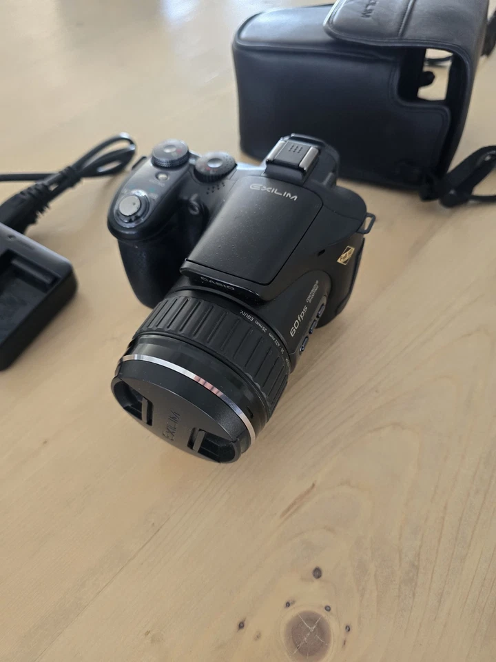 Casio EXILIM EX-F1 6.0MP Digital Camera - 1200 Fps High Speed Camera - Image 3 of 4