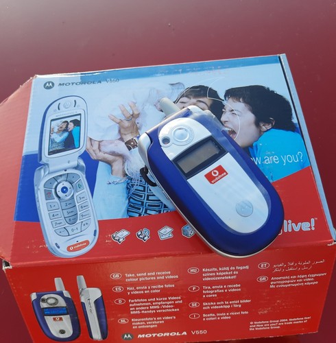 NEW Motorola V550 100% NEW 100% Oryginał Telefon Komórkowy Unlocked , Bluetooth - Zdjęcie 3 z 7