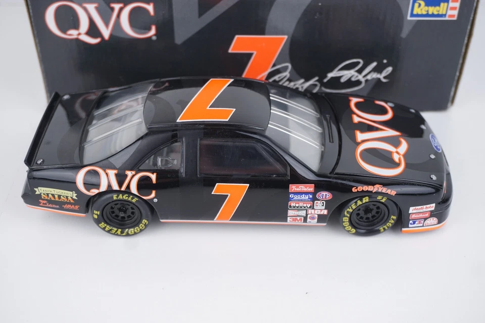 Revell 1996 Geoff Bodine #7 QVC escala 1/24 modelo fundido a presión Nascar raro Foto 2 de 4