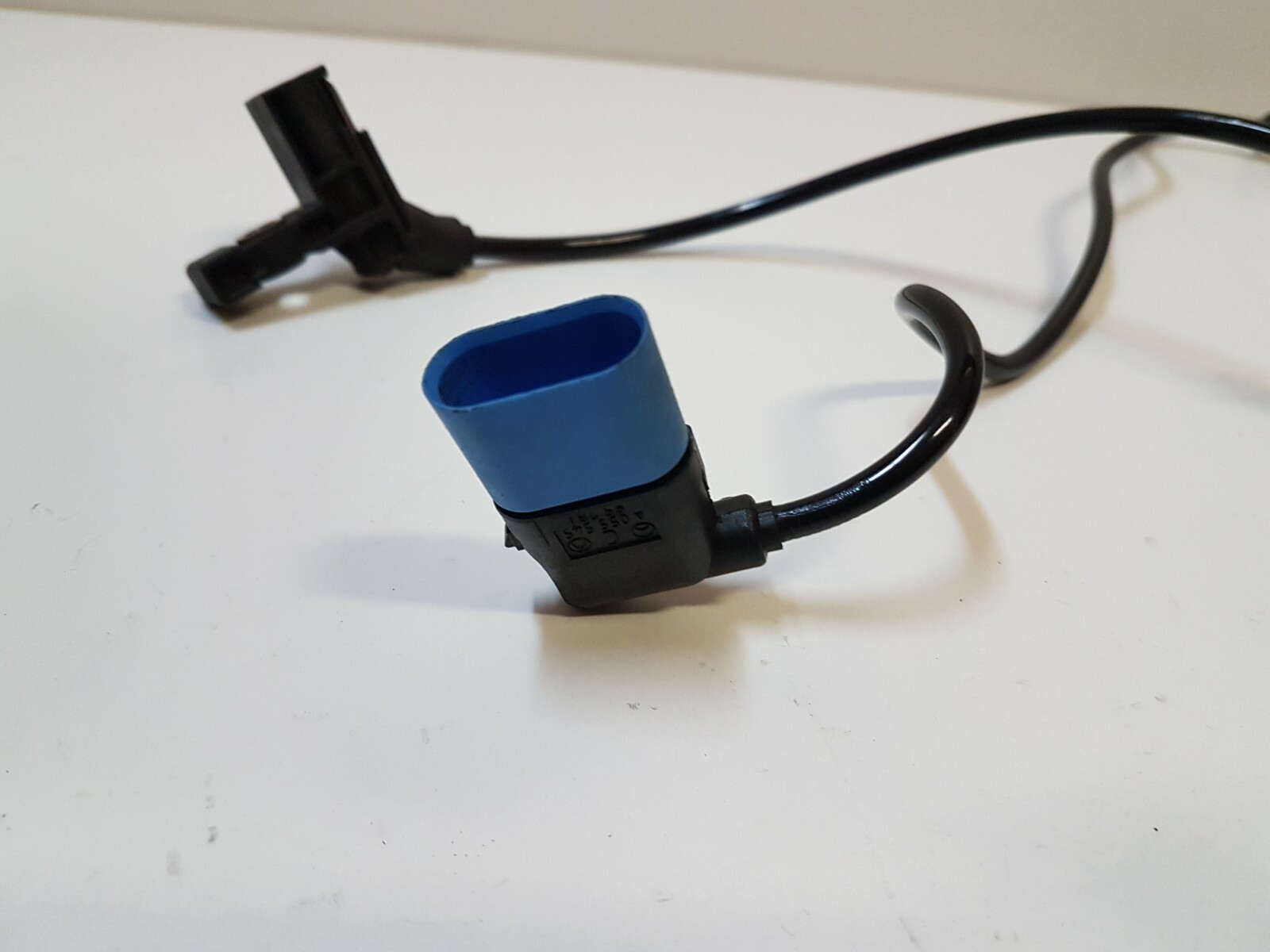 MERCEDES W205 2016 RHD 2.0HIBRID FRONT RIGHT BRAKE PAD HARNESS OEM