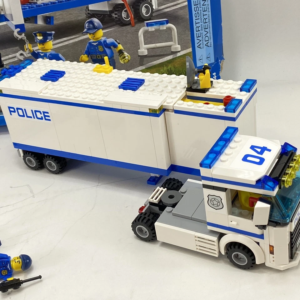 LEGO City Mobile Police Unit Set: 60044 100% complete with instructions and box - Image 4 of 4