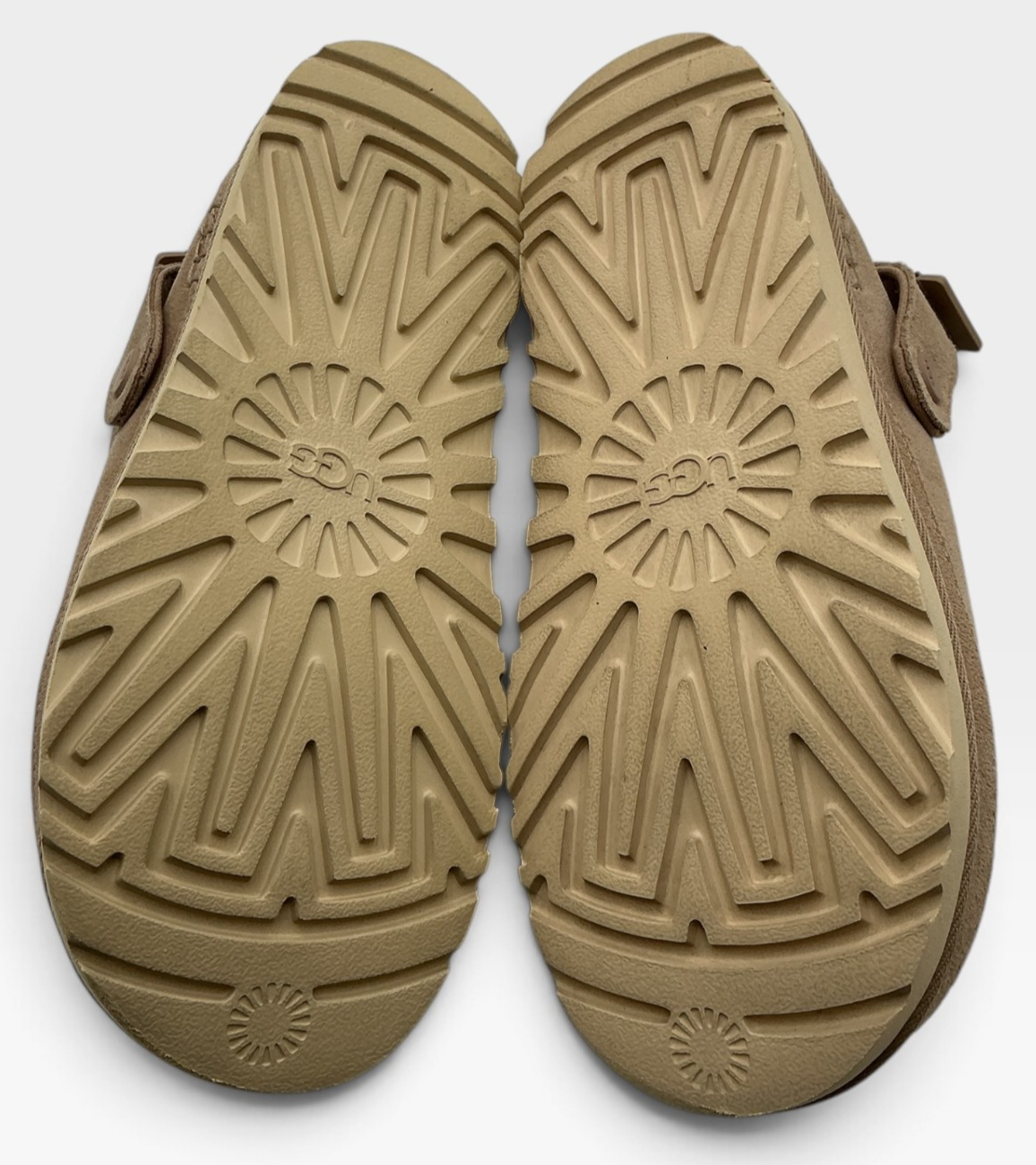 Ugg Goldenstar Women's Size 7 Sand Clogs (Wrong Box) | eBay