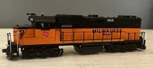 Overland Latón OMI HO EMD GP38-2 Milwaukee Road OMI 5645 Milw Rd #365 | Condition: Used