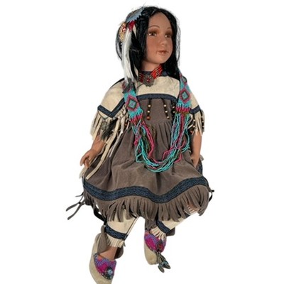 Indianer Indianer Porzellan Puppe 22'' traditionelles Outfit sitzend Display