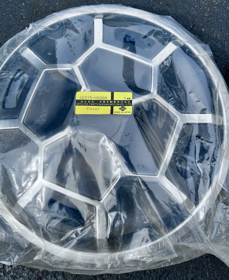 Pair Of NOS 1976-1978 OEM Nissan Datsun 13” B210 Hubcaps New Old Stock Look!!! - Image 3 of 4