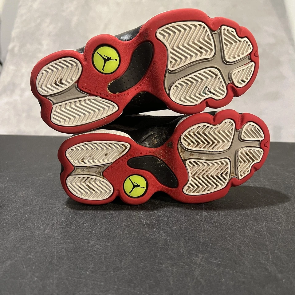 Zapatos Jordan Niño Pequeño Talla 11C Negro Rojo Air Jordan 13 Retro Playoff DJ3005-062 Foto 4 de 4