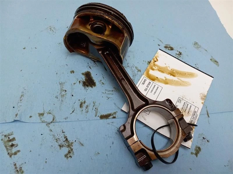 2011 CHEVROLET MALIBU FWD PISTON - Image 4 of 4