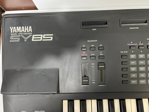 Yamaha SY85 Digital Synthesizer Keyboard 61-Keys Black Yamaha SY85 Digital Synthesizer Keyboard 61-Keys Black